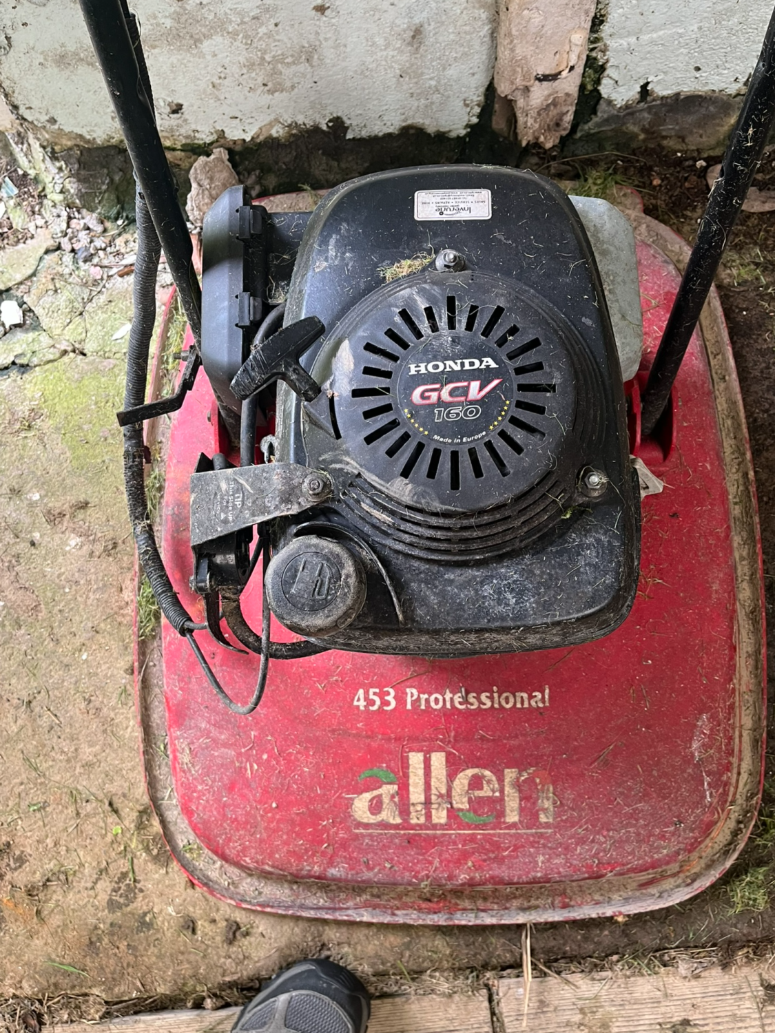 Allen rotary mower with a Honda GCV160 4 stroke engine